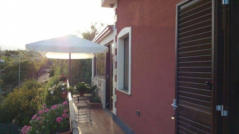 Anthea Dell' Etna Bed & Breakfast Santa Venerina Exterior photo