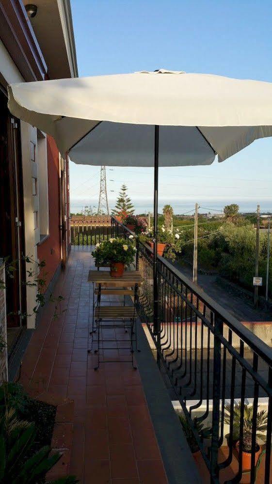 Anthea Dell' Etna Bed & Breakfast Santa Venerina Exterior photo